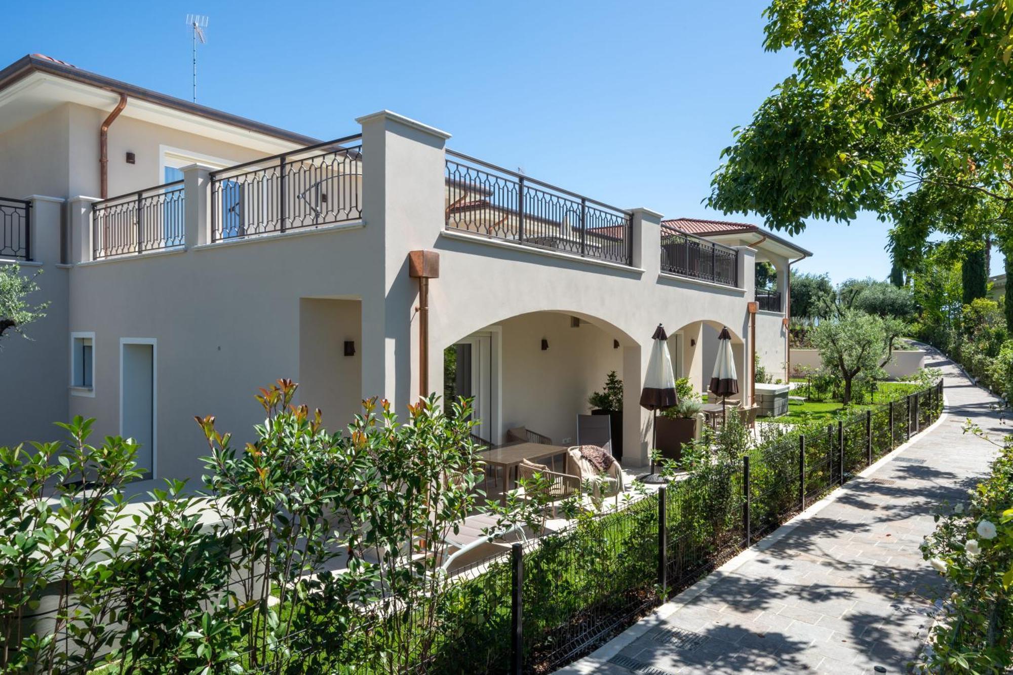 Villa Silvia Apartments Сан Феличе дел Бенако Екстериор снимка