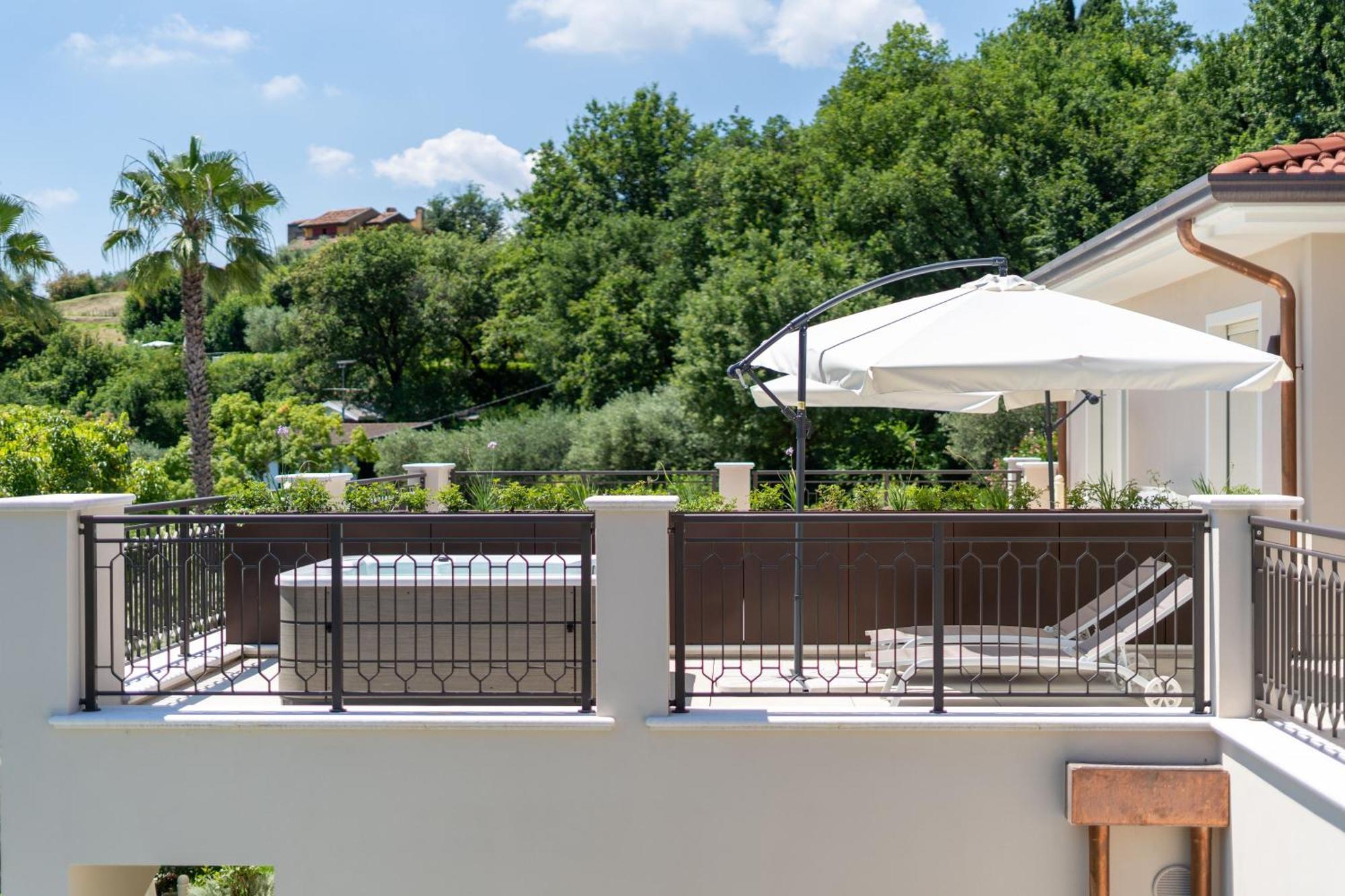Villa Silvia Apartments Сан Феличе дел Бенако Екстериор снимка